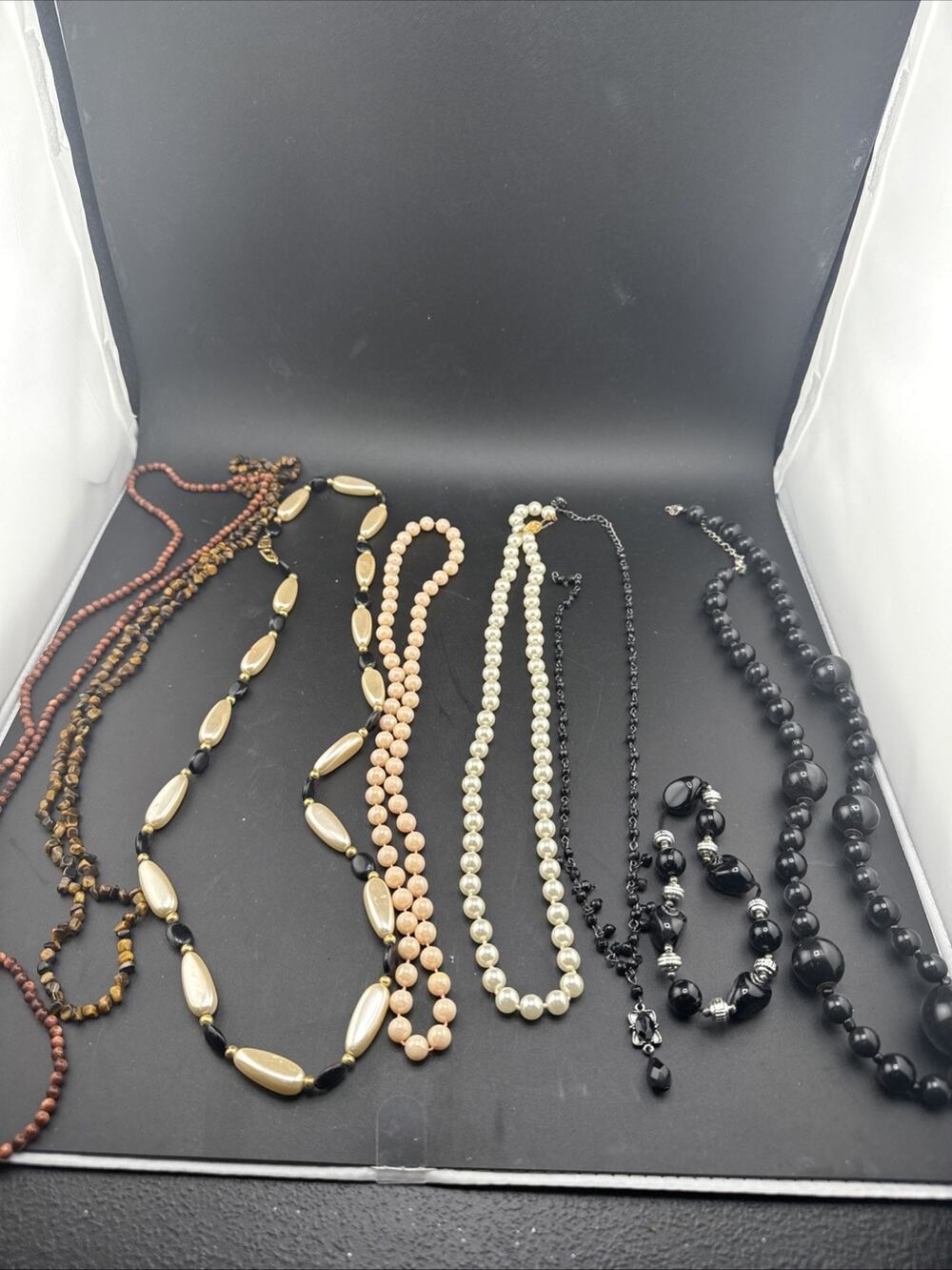 Lot Of 8 Fashion Jewelry Pieces